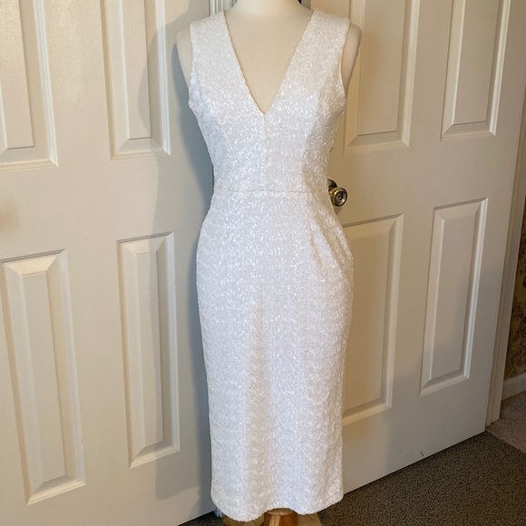 Dress the Population Dresses & Skirts - Dress the Population White Sequin V Neck Dress w/ Open Back Size Medium Worn 1X